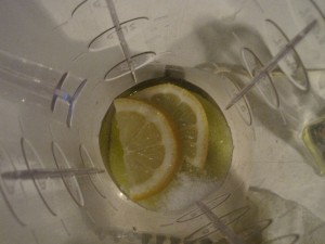 lemon in blender